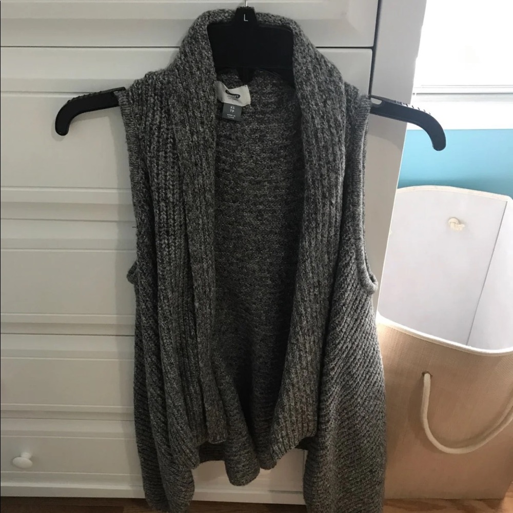 Sweater vest